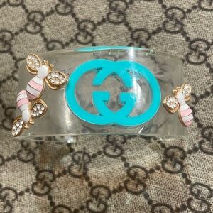 🔥Huge 2” Lucite Cuff with a Big initials in teal we love and exquisite bee’s